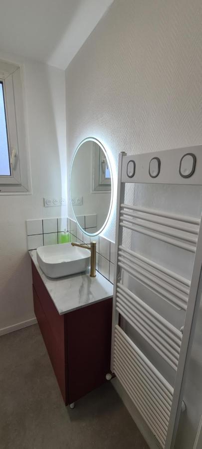 Private Room In Shared Apartment III Beauvais Esterno foto